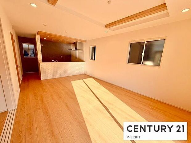 家族の笑い声が聞こえてきそうな、暖かい空間になっています。