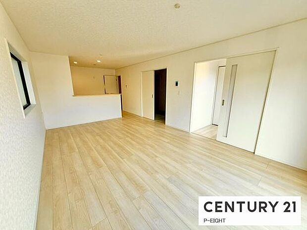 家族の笑い声が聞こえてきそうな、暖かい空間になっています。