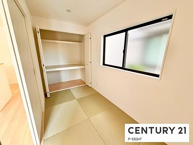 リビング横には使い勝手の良い和室があります!