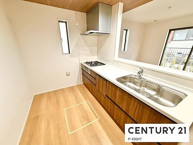 料理をしながらリビングを見渡せるつくりで、料理中も家族との会話がはずみます。