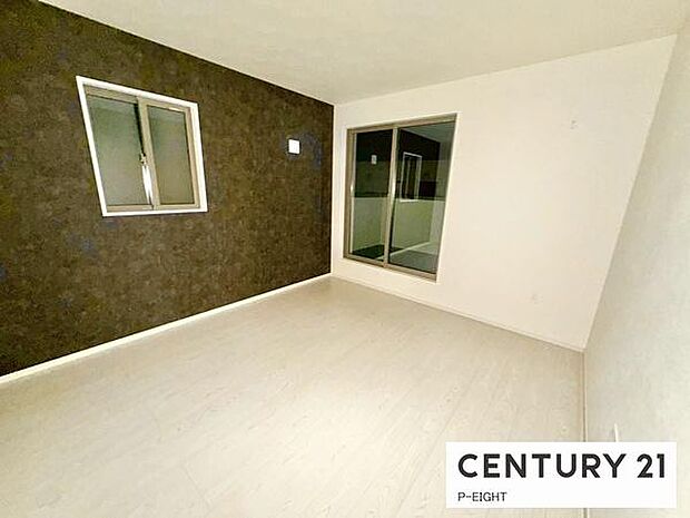 バルコニーに面している明るい洋室です!