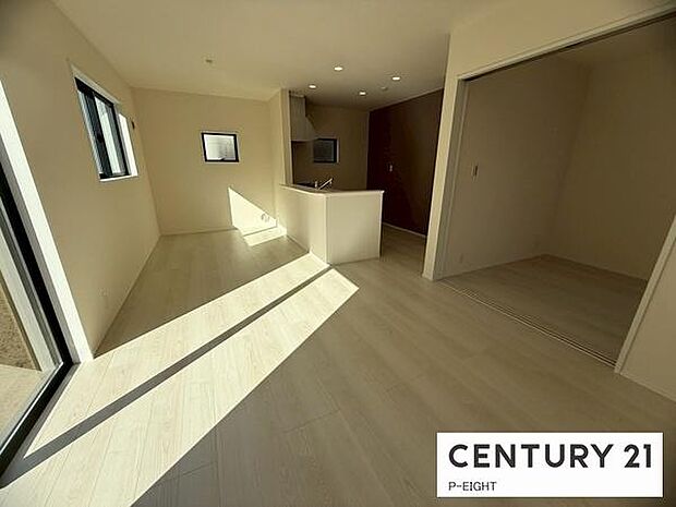 家族の笑い声が聞こえてきそうな、暖かい空間になっています。