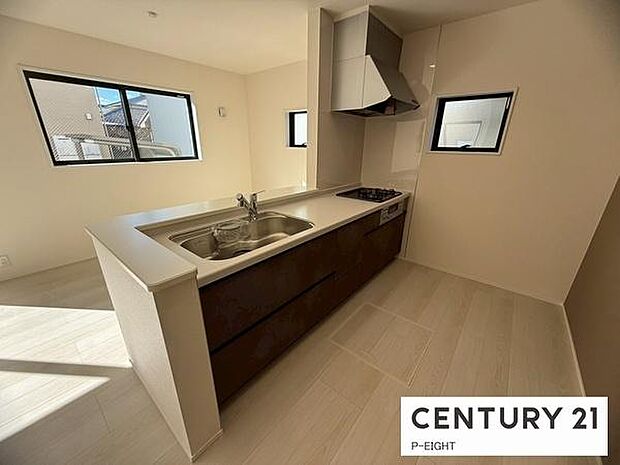 料理をしながらリビングを見渡せるつくりで、料理中も家族との会話がはずみます。