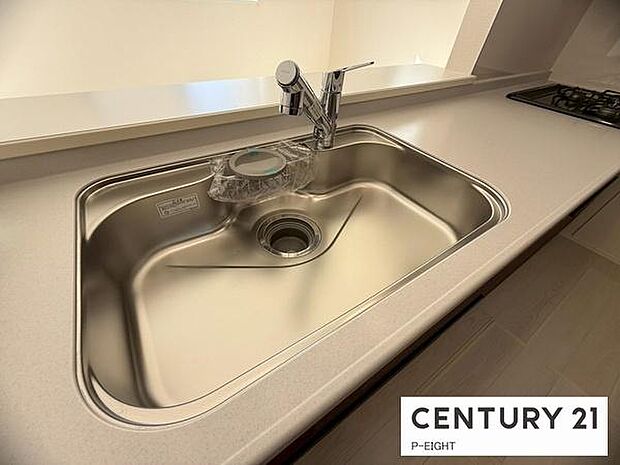 浄水器内蔵型のため、キッチン回りもスリムな印象です！