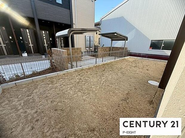 敷地内には自由に使える庭があります！