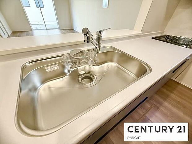 浄水器内蔵型のため、キッチン回りもスリムな印象です!