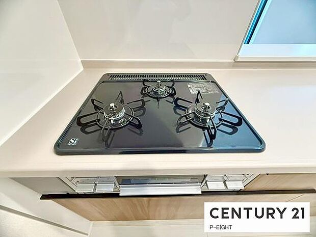 三口コンロで料理もはかどりますね！グリルもあります！