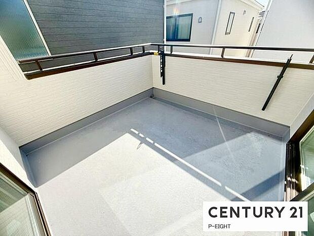 洗濯物は日当たりの良いバルコニーへ！