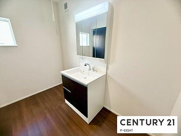 明るい洗面台で、毎日の身支度を！