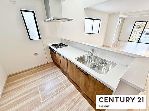 料理をしながらリビングを見渡せるつくりで、料理中も家族との会話がはずみます。