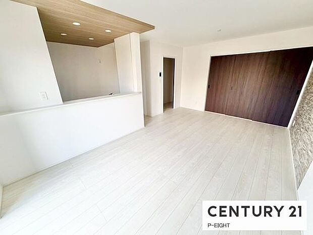 家族の笑い声が聞こえてきそうな、暖かい空間になっています。