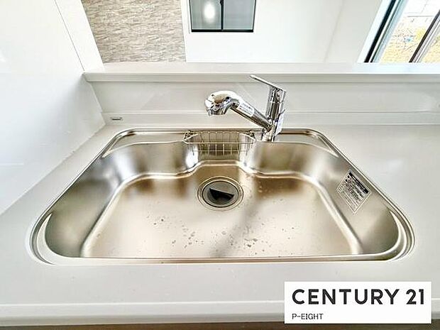 浄水器内蔵型のため、キッチン回りもスリムな印象です!