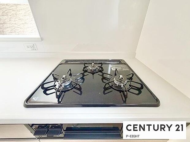 三口コンロで料理もはかどりますね!グリルもあります!