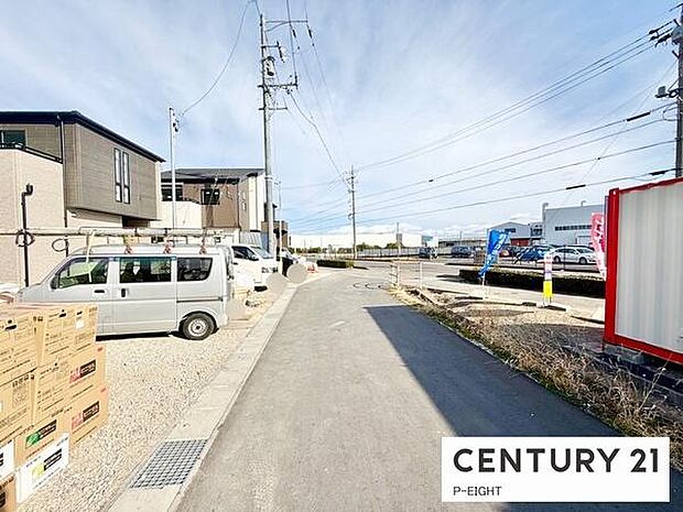 アスファルト舗装の道路です!