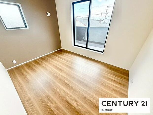 バルコニーに面している明るい洋室です!