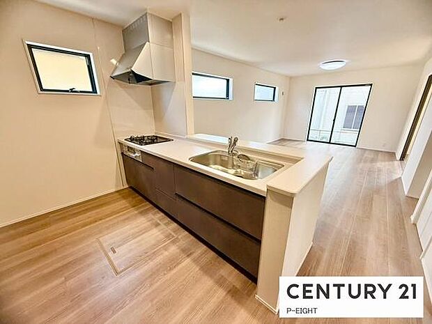 料理をしながらリビングを見渡せるつくりで、料理中も家族との会話がはずみます。