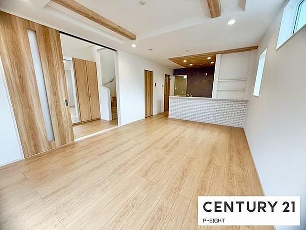 家族の笑い声が聞こえてきそうな、暖かい空間になっています。