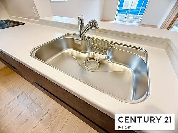 浄水器内蔵型のため、キッチン回りもスリムな印象です！