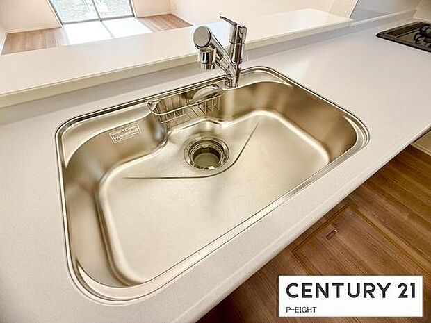 浄水器内蔵型のため、キッチン回りもスリムな印象です！