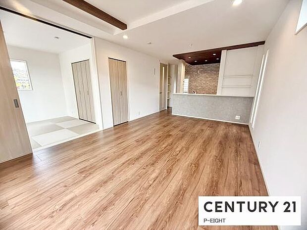 家族の笑い声が聞こえてきそうな、暖かい空間になっています。