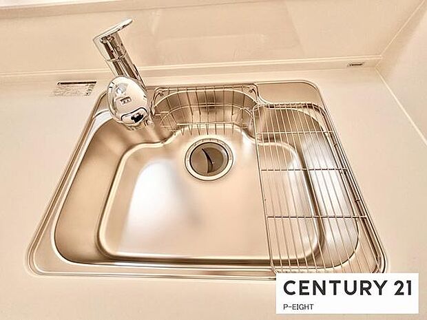 浄水器内蔵型のため、キッチン回りもスリムな印象です！