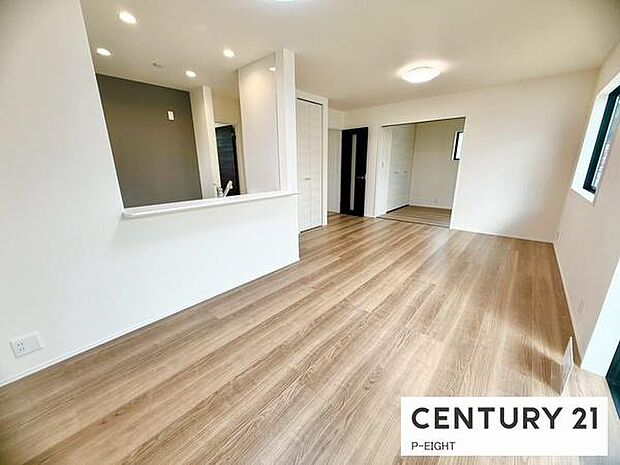 家族の笑い声が聞こえてきそうな、暖かい空間になっています。