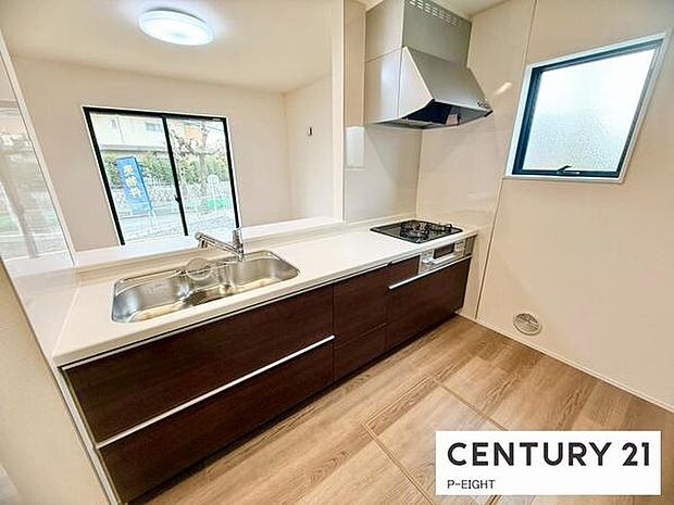 料理をしながらリビングを見渡せるつくりで、料理中も家族との会話がはずみます。