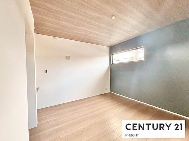 壁の色もアクセントとなりおしゃれな内装です！