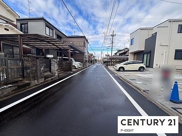 幅員約5.5ｍのゆとりある道路です！駐車も快適です！