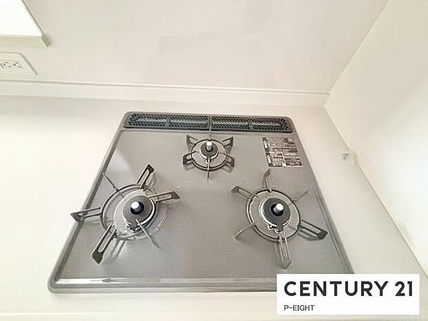 三口コンロで料理もはかどりますね！グリルもあります！