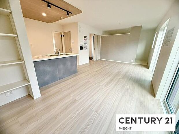 家族の笑い声が聞こえてきそうな、暖かい空間になっています。