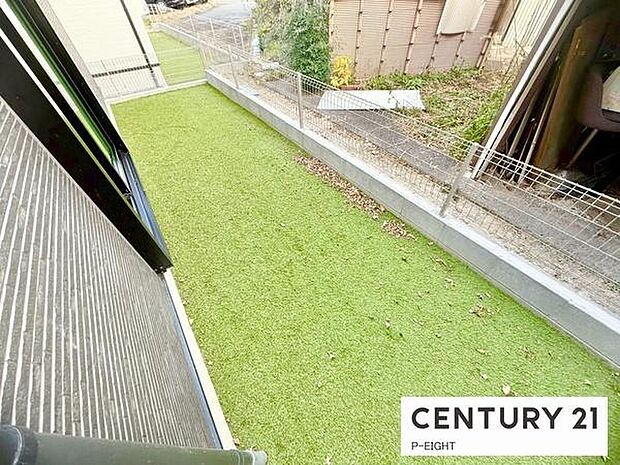 敷地内には自由に使える庭があります！