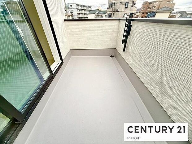 洗濯物は日当たりの良いバルコニーへ！