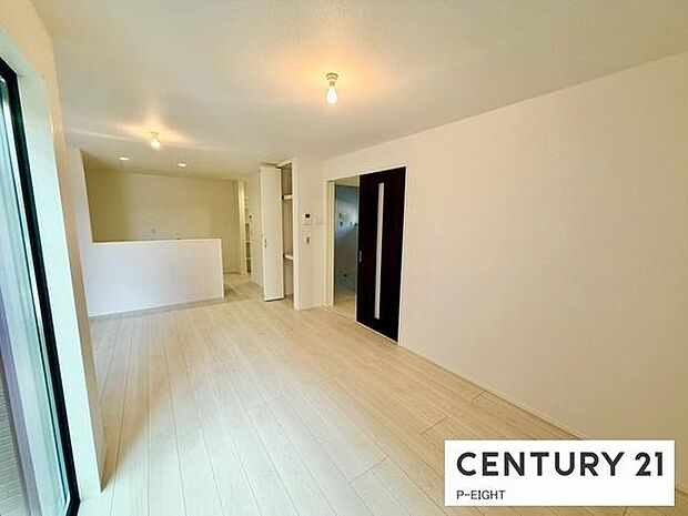 家族の笑い声が聞こえてきそうな、暖かい空間になっています。