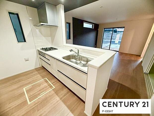 料理をしながらリビングを見渡せるつくりで、料理中も家族との会話がはずみます。