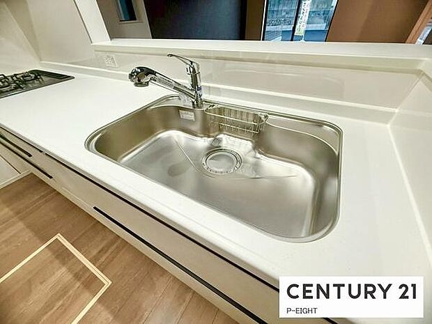 浄水器内蔵型のため、キッチン回りもスリムな印象です！