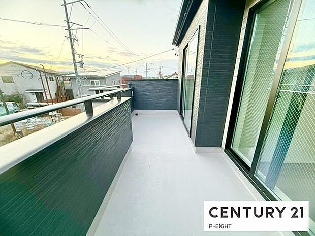 洗濯物は日当たりの良いバルコニーへ!