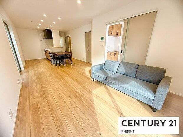 家族の笑い声が聞こえてきそうな、暖かい空間になっています。