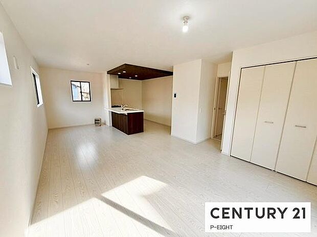 家族の笑い声が聞こえてきそうな、暖かい空間になっています。