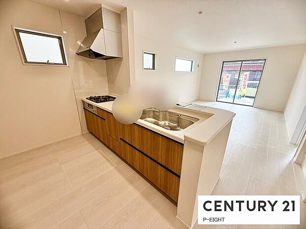 料理をしながらリビングを見渡せるつくりで、料理中も家族との会話がはずみます。