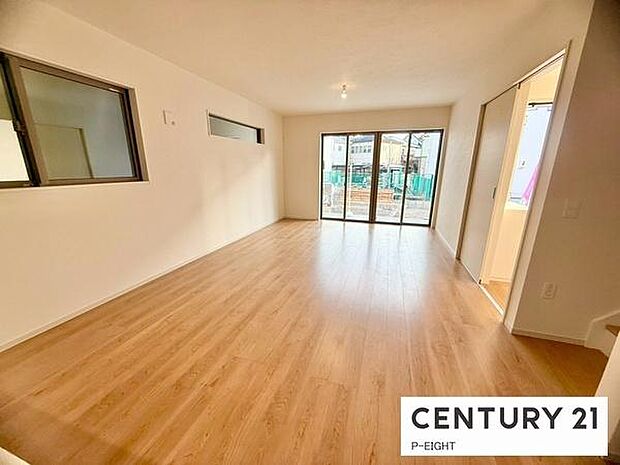 家族の笑い声が聞こえてきそうな、暖かい空間になっています。