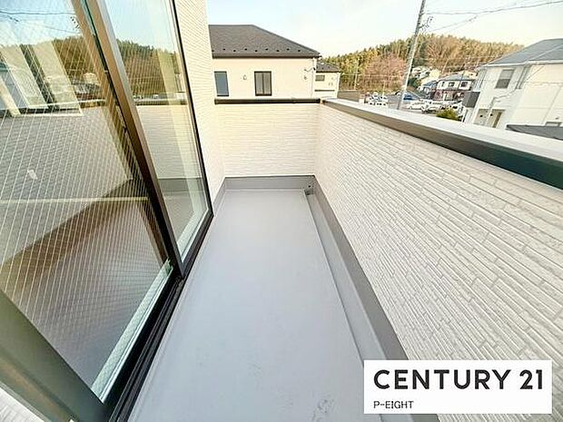 洗濯物は日当たりの良いバルコニーへ！