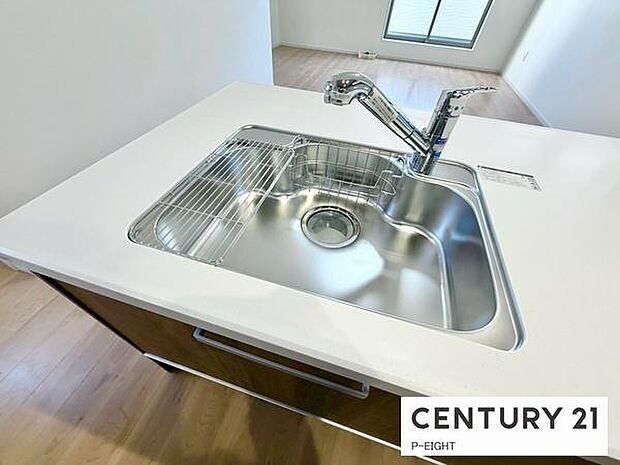 浄水器内蔵型のため、キッチン回りもスリムな印象です!