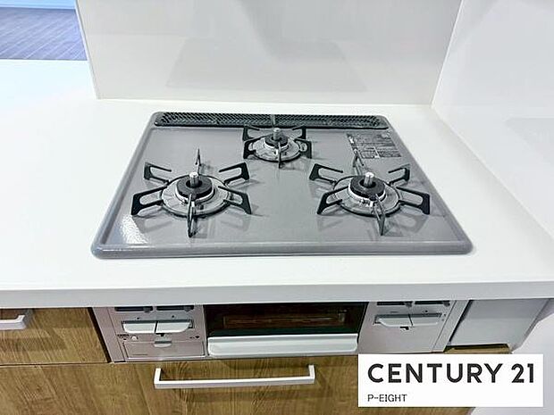 三口コンロで料理もはかどりますね！グリルもあります！