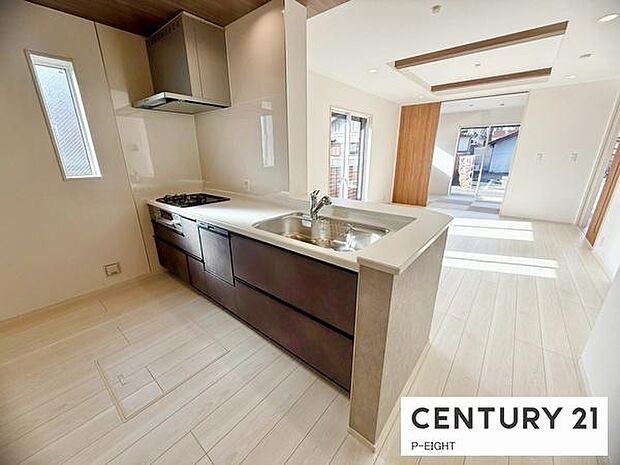 料理をしながらリビングを見渡せるつくりで、料理中も家族との会話がはずみます。