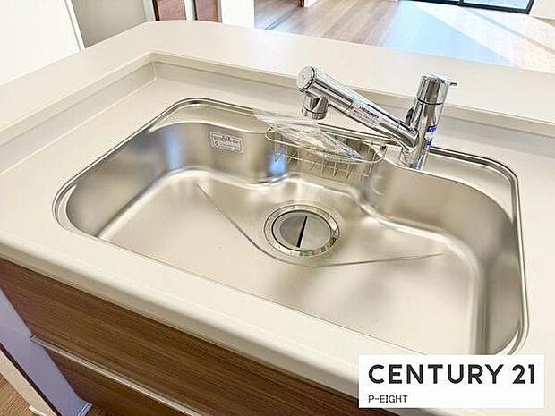 浄水器内蔵型のため、キッチン回りもスリムな印象です！