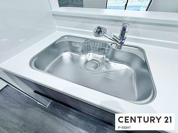 浄水器内蔵型のため、キッチン回りもスリムな印象です！