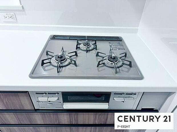 三口コンロで料理もはかどりますね!グリルもあります!