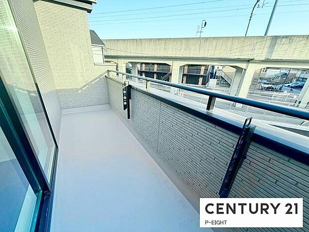 洗濯物は日当たりの良いバルコニーへ!