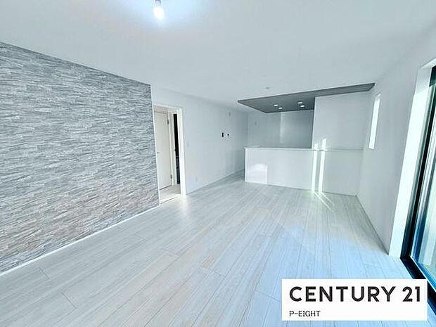 家族の笑い声が聞こえてきそうな、暖かい空間になっています。